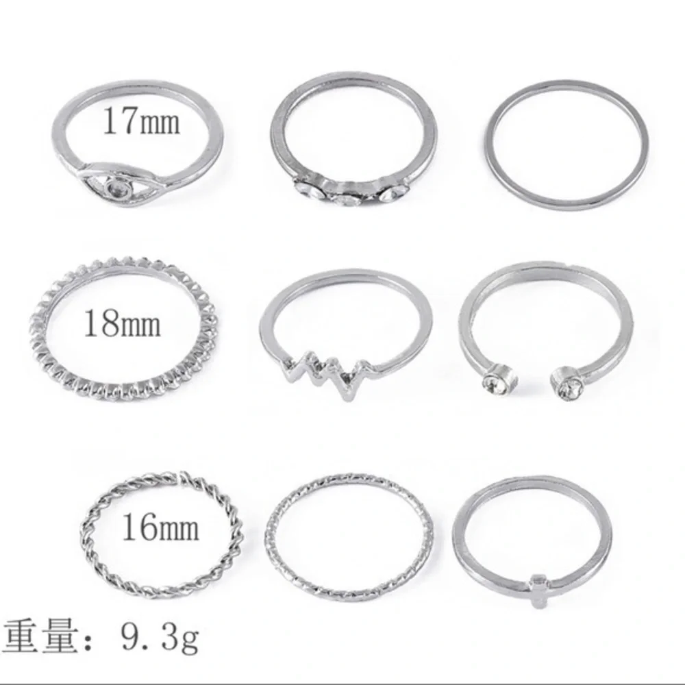 3/$30 🤍 Dainty Ring Set